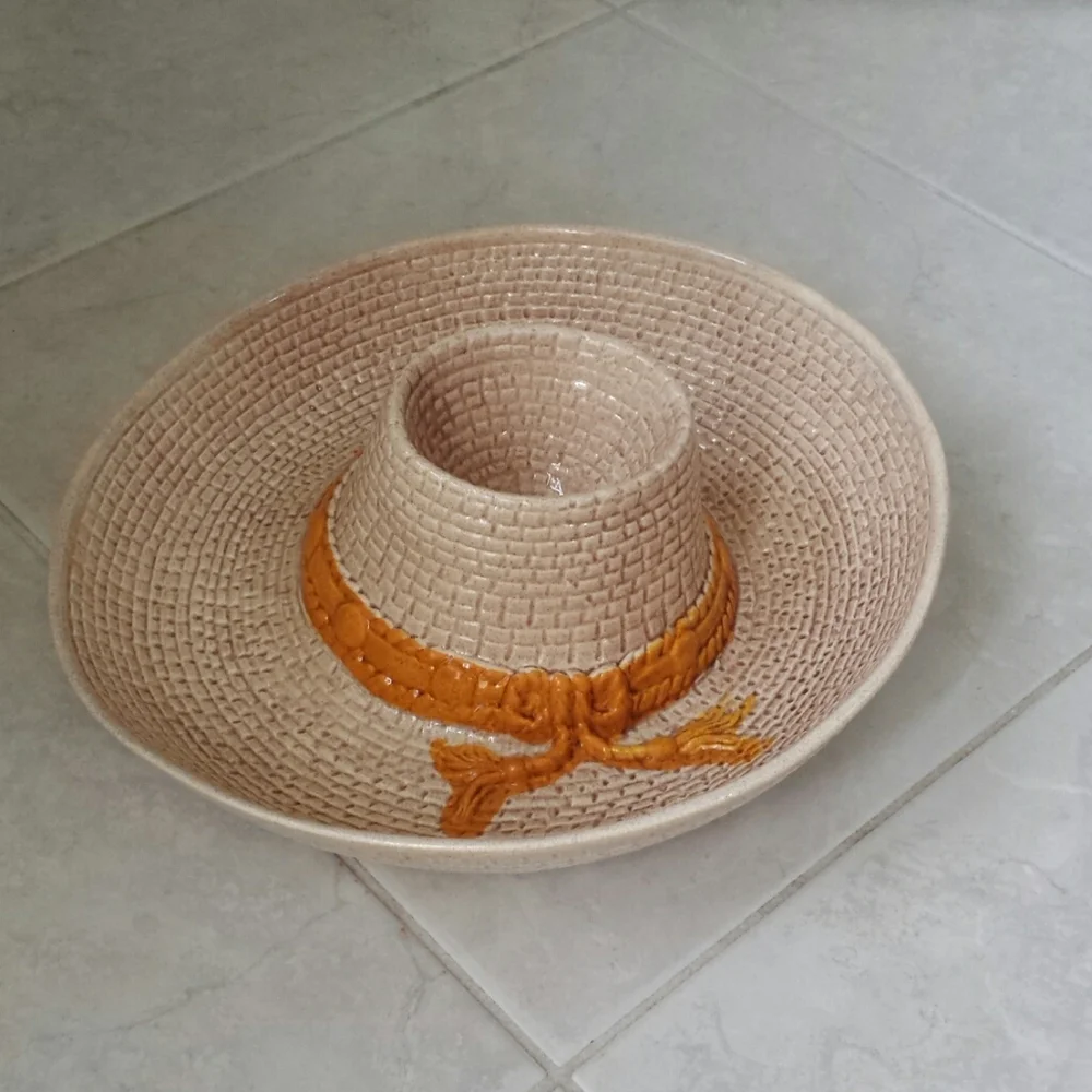 Ceramic Sombrero hat chip dish